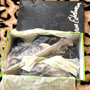 Swayed shoes never worn.